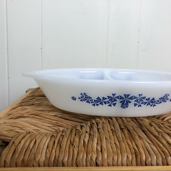 Vintage Glasbake Daisy Divided Casserole Dish - Picture 2 of 7